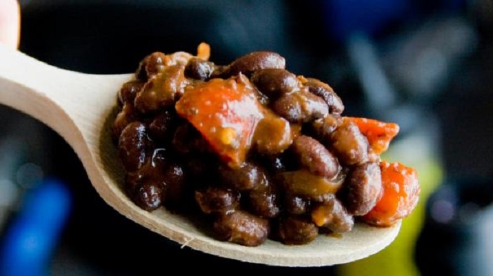 Soupe de haricots noirs et coco, à la tanzanienne
