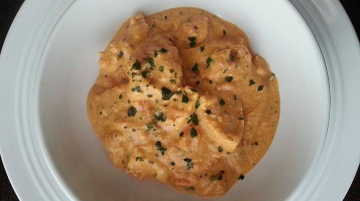 Poulet à la noix de coco et aux arachides