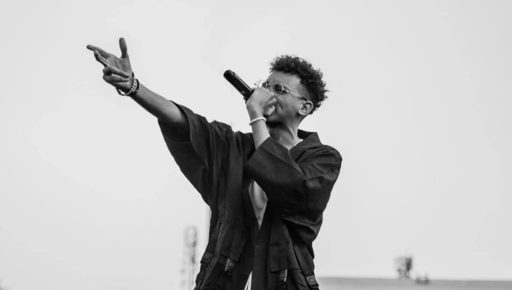 Avec Bellingham, Yonyo transforme la trap en terrain de confession
