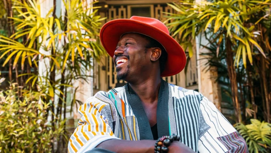 Amoul Solo, Cheikh Ibra Fam glisse sur un swing cap-verdien